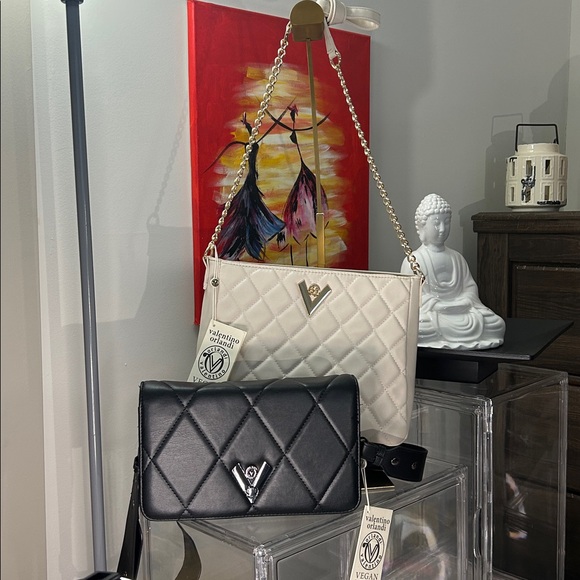 Valentino Orlandi White and Black Shoulder Bags - Picture 8 of 12